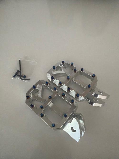 CMT Chrome MX pegs (Surron/Eride pro/Talaria)